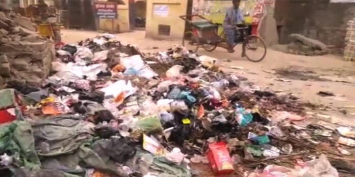 सम्भल में पर्यावरण को दूषित करती नगर पालिका-फ़ोटो ग्लोबलटुडे