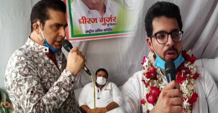 कांग्रेस ने रामपुर में स्वार विधानसभा सीट के लिए एक बार फिर रामपुर के नवाब परिवार भरोसा ही भरोसा किया है।