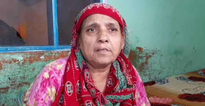 गिरफ़्तार आलम की माँ