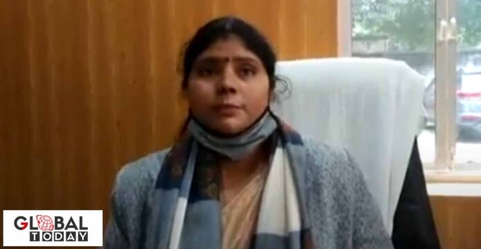 योगी सरकार की महिला विधायक ने दी धरने पर बैठने की धमकी,