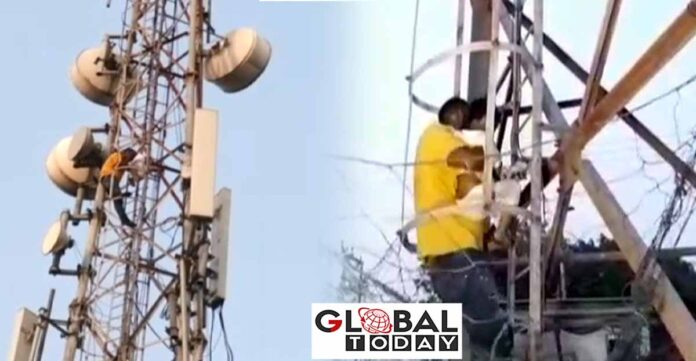 सिरफिरा व्यक्ति बच्ची को लेकर टावर पर चढ़ा