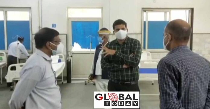 रामपुर में ज़िला अस्पताल के 8 डॉक्टर को डीएम ने दिए नोटिस