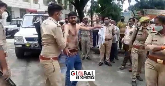 निलंबित सचिव ने परिवार के साथ विकास भवन में काटा हंगामा
