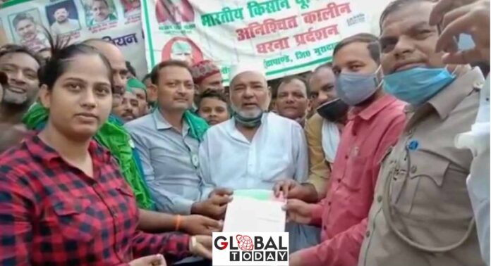 विधायक सौलत अली ने शूटर पूनम पंडित के साथ मिलकर निकाला पैदल मार्च