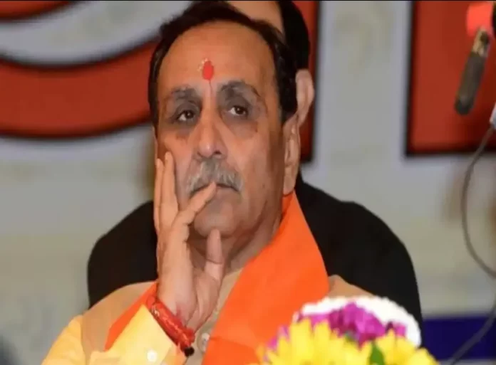 vijay rupani गुजरात के मुख्यमंत्री विजय रूपाणी ने दिया इस्तीफा