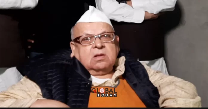 पूर्व गवर्नर अज़ीज़ कुरैशी ने फिर लांघी मर्यादाओं की सीमा