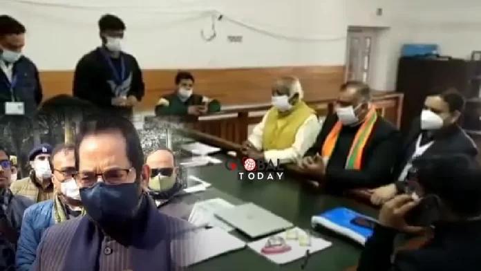 मुख़्तार अब्बास नक़वी की अगुवाई में भाजपा के चारों प्रत्याशियों ने कराया नामांकन