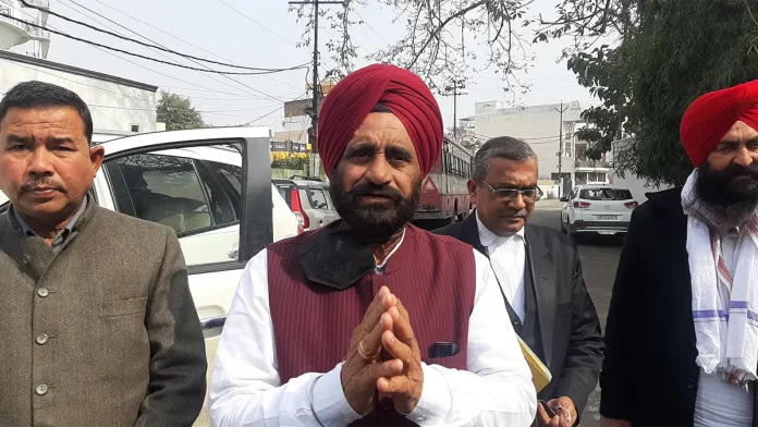 राज्य मंत्री सरदार बलदेव सिंह ओलक समेत 70-80 लोगों पर गिरी पुलिस की गाज