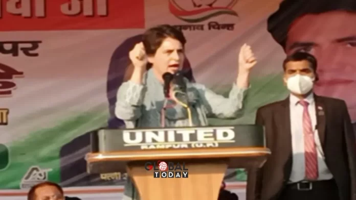 UP Election 2022: रामपुर में कांग्रेस महासचिव प्रियंका गांधी की जनसभा