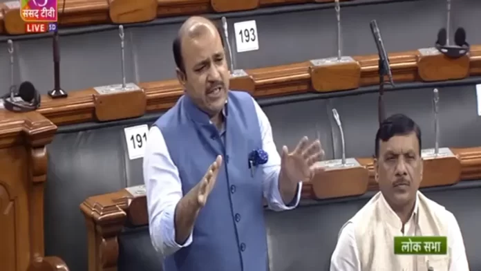 हवाई अड्डों के निजीकरण के बाद एमओयू में हुए समझौते की धज्जियां उड़ाती जीएमआर