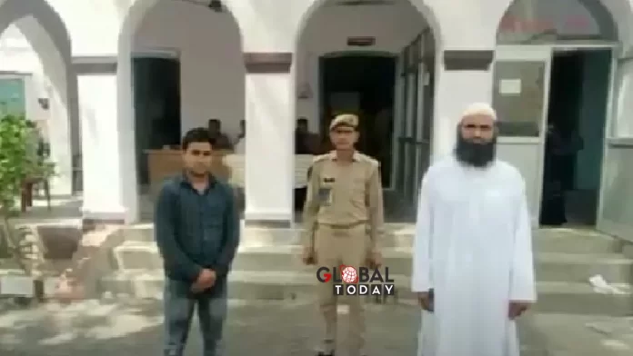 धर्म परिवर्तन मामले में मौलवी सहित दो गिरफ्तार