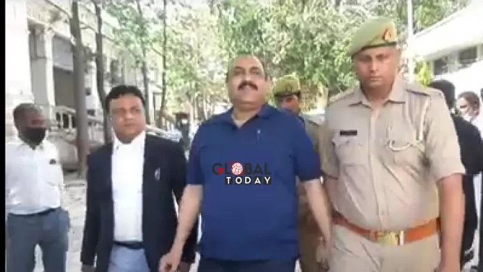 yusuf malik सपा नेता यूसुफ मलिक ने किया रामपुर कोर्ट में सरेंडर