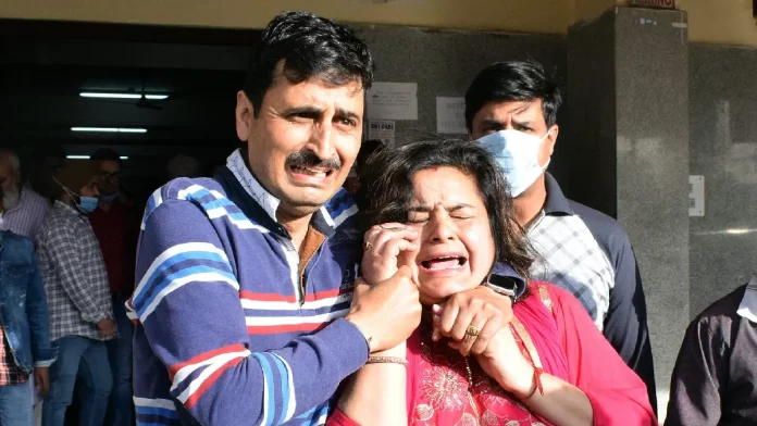 KP Employee Shot Dead In Chadoora Budgam