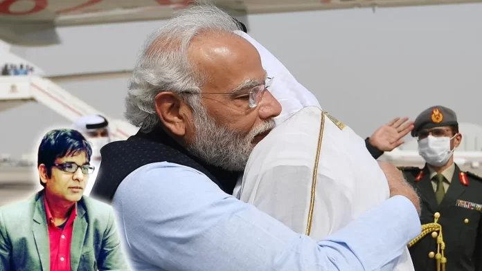 शेख मोहम्मद बिन जायद अल नाहयान 28 जून मंगलवार को अबू धाबी में भारतीय प्रधान मंत्री नरेंद्र मोदी को गले लगाते हुए।