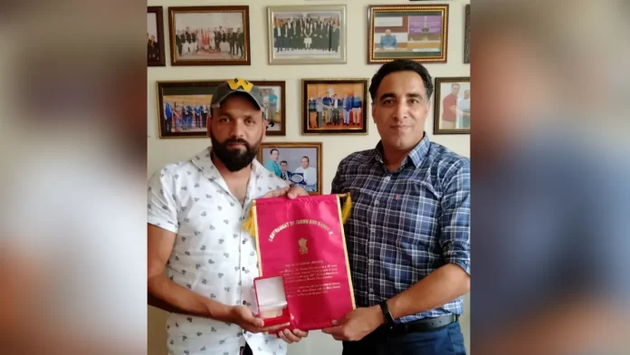 Aijaz Hassan of Srinagar has been conferred with the State Award