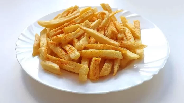 A young man shoots a restaurant employee for giving his mother cold french fries
