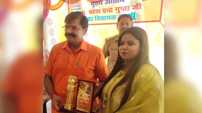 महाविद्यालय के 63 छात्र-छात्राओं को स्मार्टफोन वितरित किए गए।