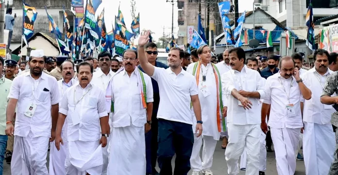 Bharat Jodo Yatra: केरल में 'भारत जोड़ो यात्रियों' का ज़बरदस्त स्वागत, ढोल की थाप पर नाचते-गाते नजर आए लोग