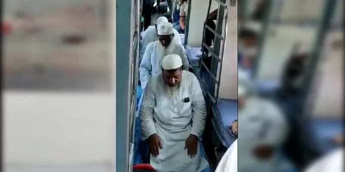 उत्तर प्रदेश में ट्रेन में हुई नमाज़ के मामले में रेलवे पुलिस ने शुरू की जांच