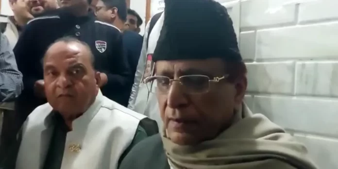 देर रात पीसी कर आज़म खान ने पुलिस पर लगाया पक्षपात का आरोप