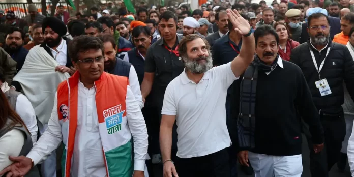 यात्रा मथुरा रोड, इंडिया गेट और आईटीओ से होते हुए लालकिला पहुंची जहां राहुल गांधी ने लोगों को संबोधित किया।