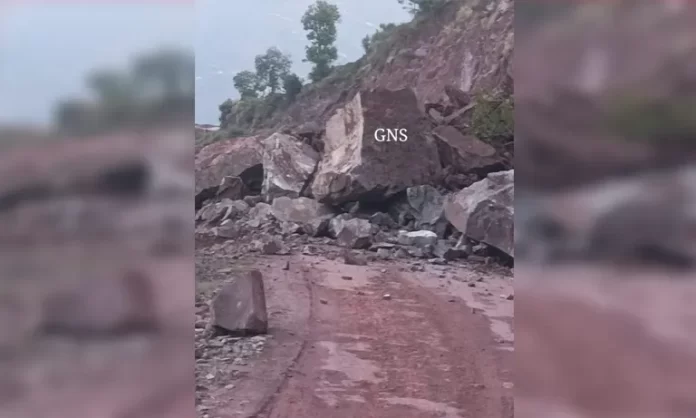 Big landslide closes Reasi-Arnas-Mahore road