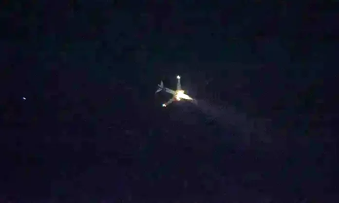 plane caught fire नेपाल: पक्षी के टकराने से विमान के इंजन में लगी आग, विमान में 167 यात्री सवार थे