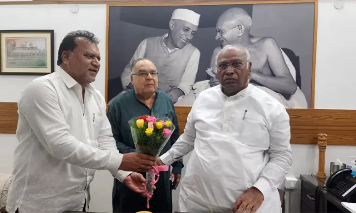M Adeeb मल्लिकार्जुन खड़गे से IMCR प्रमुख मो. अदीब ने की मुलाक़ात