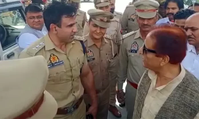 सपा के वरिष्ठ नेता आजम खान की सुरक्षा हटाई गई