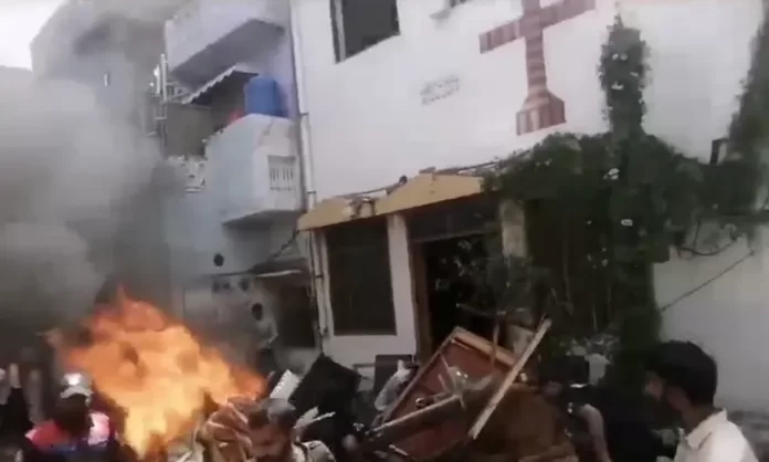 रांवाला में आंदोलनकारियों ने 4 चर्च, ईसाई समुदाय के दर्जनों घर और गाड़ियां जला दीं