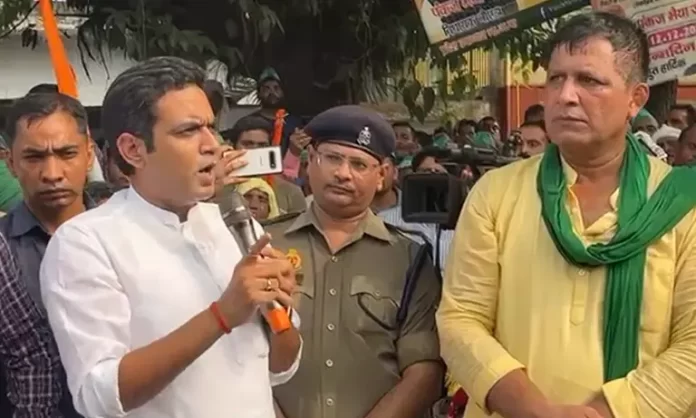 किसानों ने विधायक पंकज सिंह के नोएडा कार्यालय का किया घेराव