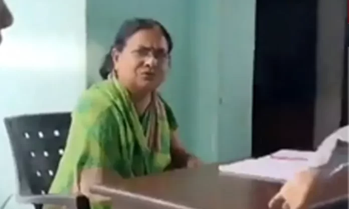 tripta tyagi मुजफ्फरनगर में शिक्षक ने छात्रों को मुस्लिम सहपाठियों को पीटने के लिए प्रोत्साहित किया