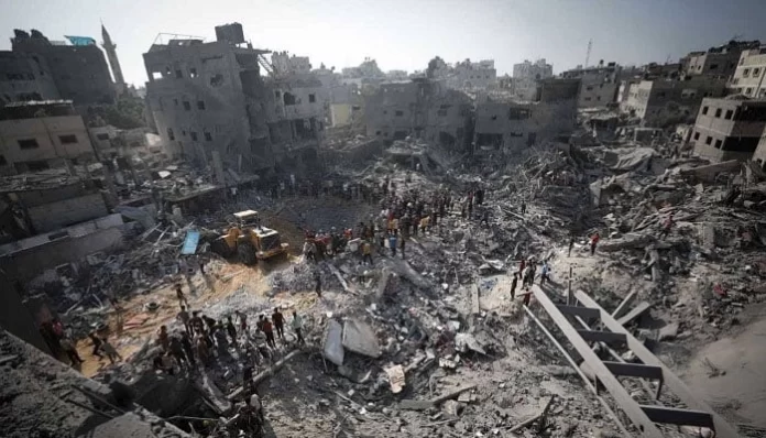 Gaza इजरायली सेना ने कमाल अदवान अस्पताल में बेघर फिलिस्तीनियों के तंबू पर बुलडोजर चला दिया, वेस्ट बैंक में इजरायली सेना की गोलीबारी में 2 और फिलिस्तीनी शहीद हो गए। फोटो: फाइल