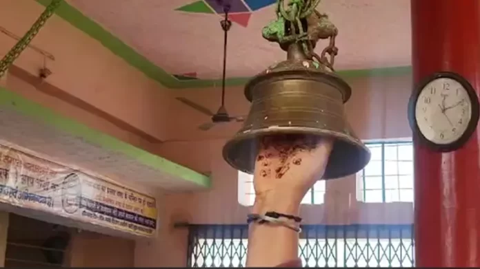 mandir संभल में बूढ़े बाबा के मंदिर पर पूजा और स्नान से लोगों को चर्म रोग से मुक्ति मिलती है