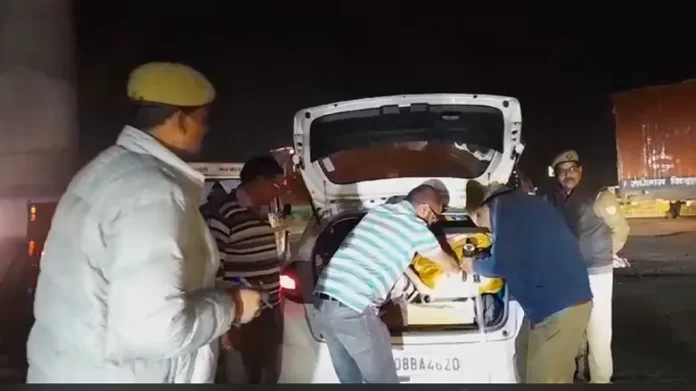 Rampur Police पुलिस ने वाहन चेकिंग के दौरान किए लाखों रुपए बरामद