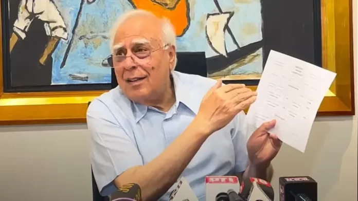 Kapil Sibbal कपिल सिब्बल ने रविवार को प्रेस कांफ्रेंस कर चार्ट जारी किया