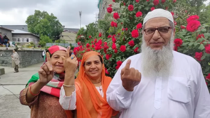 10 राज्यों की 96 सीटें पर वोटिंग खत्म