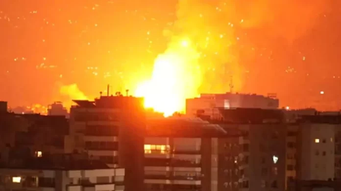 Israel's big attack on Lebanon's capital Beirut, many buildings destroyed