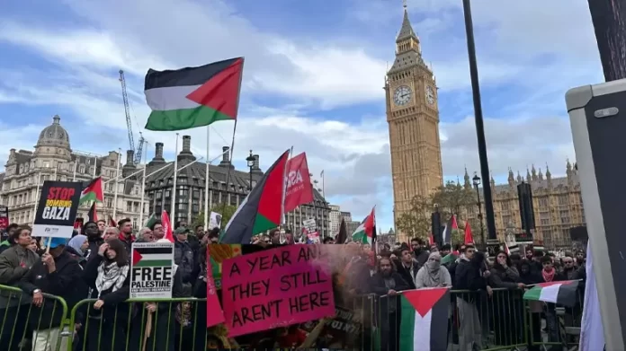 Protests in London, Paris, Tel Aviv over Israel's attacks in Gaza