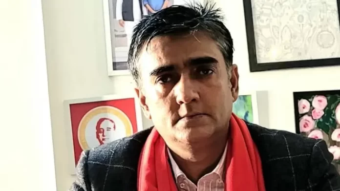 Maha Kumbh: Government should make contract cleaning workers permanent: Ameeque Jamei