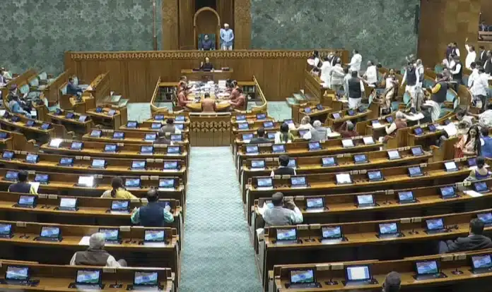 JPC report on Wakf Bill presented in Rajya Sabha, opposition walks out