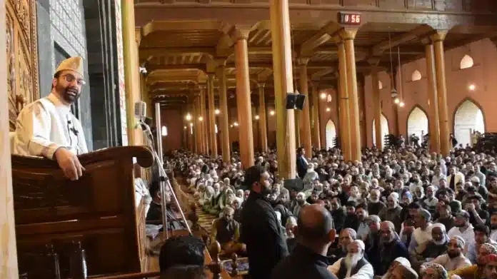 Mirwaiz Returns to Jama Masjid After Month-Long Restrictions