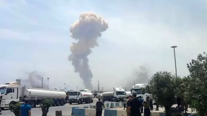 Massive explosion at Iranian port kills 14 and injures hundreds