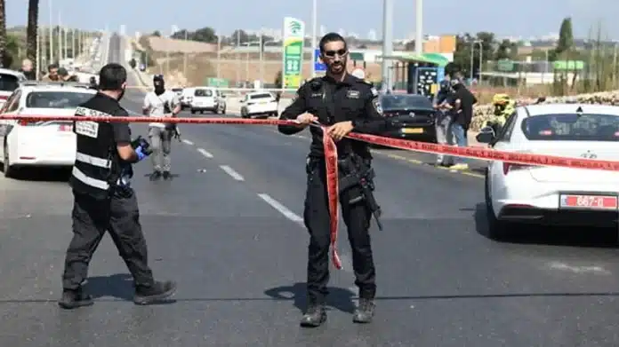 Israeli Fauji Car driver rams vehicle into Israeli soldiers in Israel, injuring 8