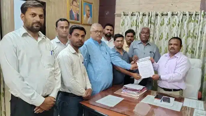 Bharatiya Kurmi Mahasabha expressed anger over filing of FIR against the teacher