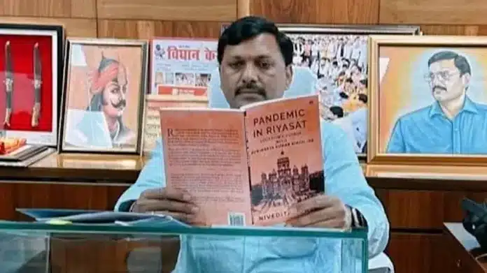 The tenure of Moradabad Divisional Commissioner Anjaneya Kumar Singh will be extended once again