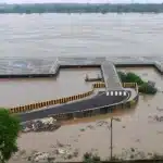 Flood wreaks havoc in UP, five lakh affected, 80 thousand homeless, relief camps crowded