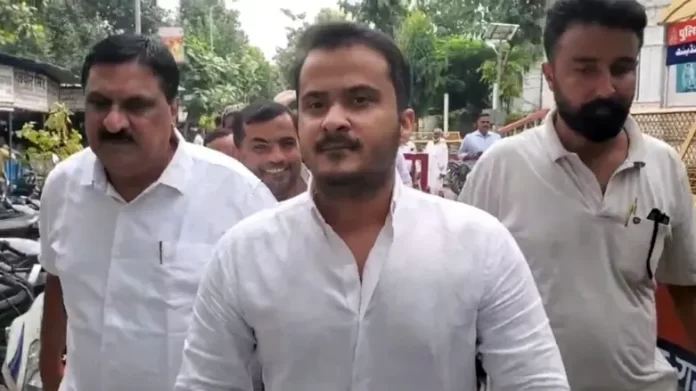 Abdullah azam MP-MLA court acquitted Abdullah Azam of threatening charges