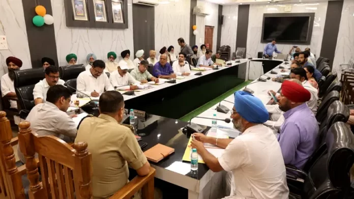 Violent clashes over Gurdwara management dispute in Rampur, situation under control due to the promptness of DM Joginder Singh