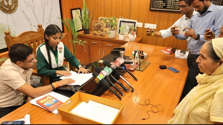 Joginder Singh with new dm